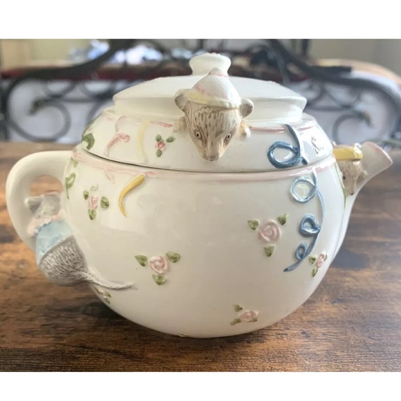 Vintage 1975 TERRAGRAFICS tromp-l’oeil whimsical mouse mini tea pot